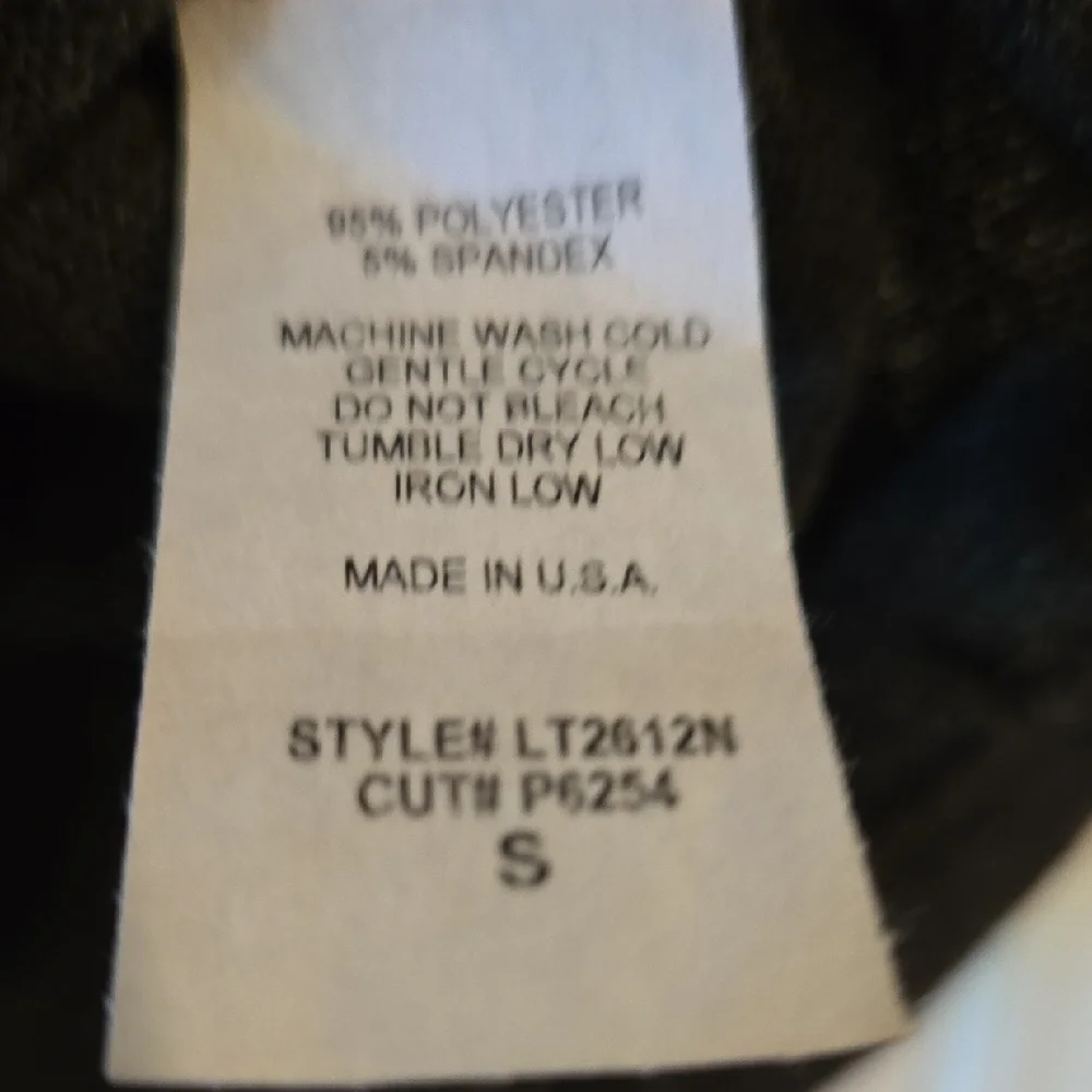 OLIVE Ruffle TOP - Picture 3 of 7